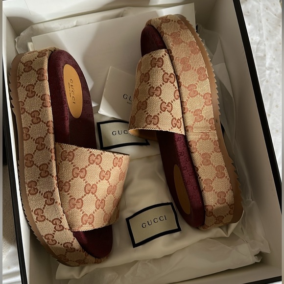 Gucci Platform Slide - Picture 3 of 7